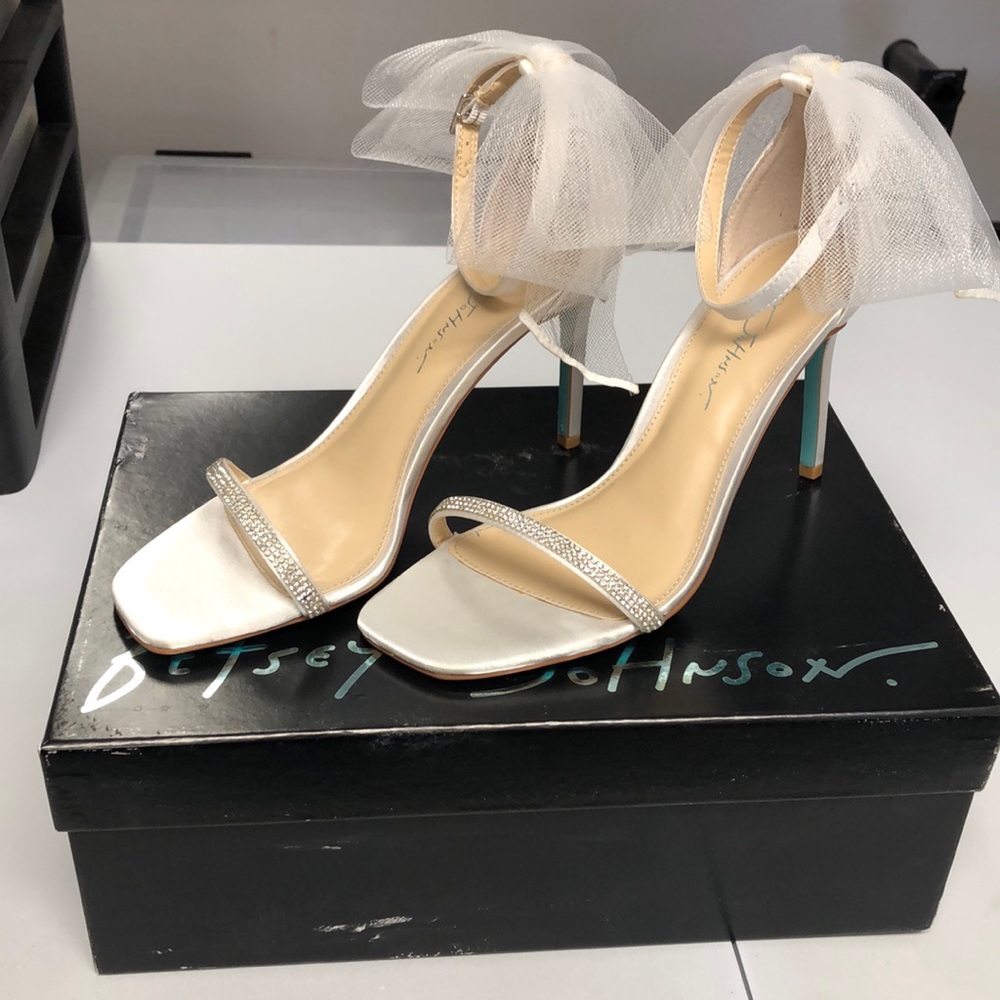Betsey Johnson Tori evening shoes size 8